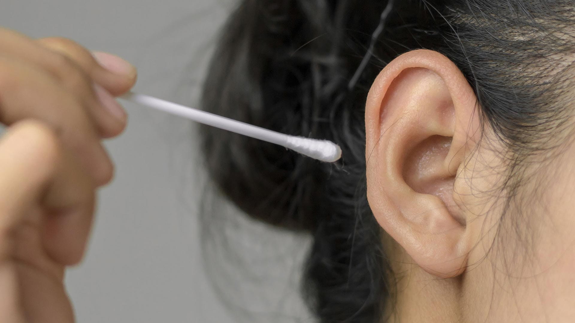 Earwax Removal Tips | Signia